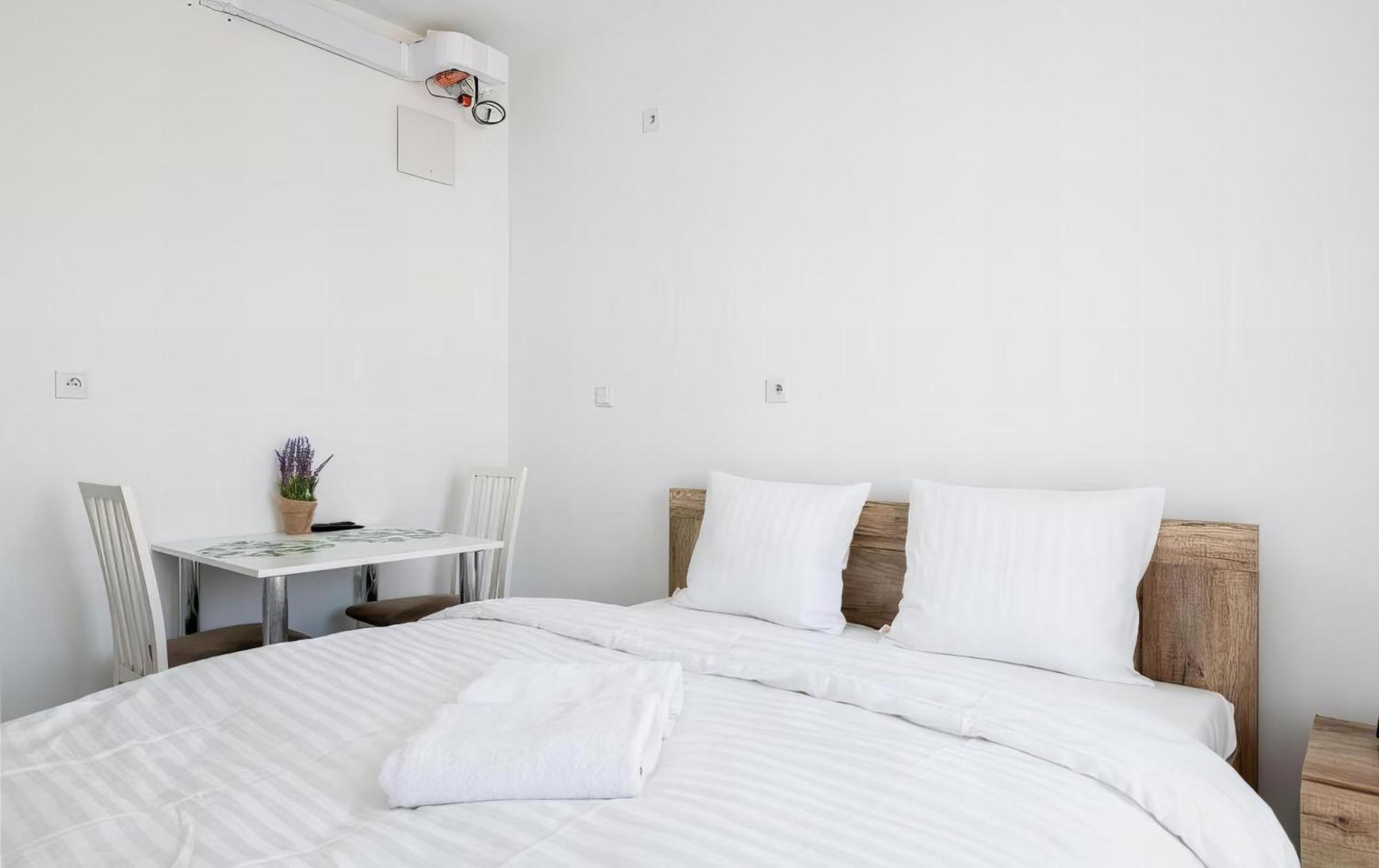 Mlambert - Aparthotel Варшава Екстериор снимка